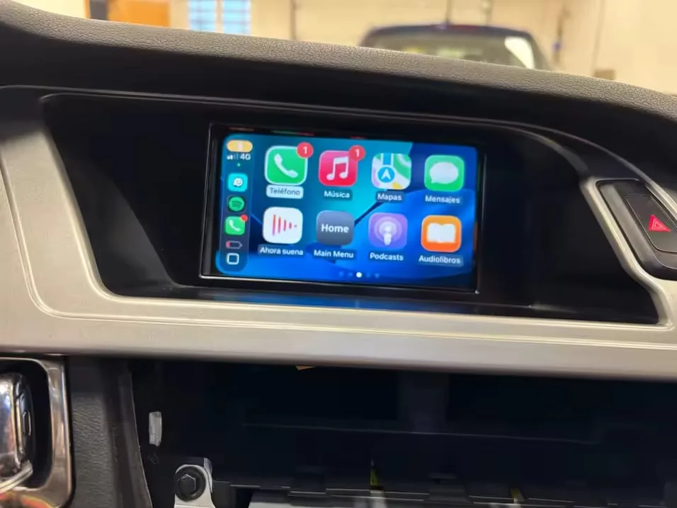 Apple CarPlay na fabrycznym ekranie Audi